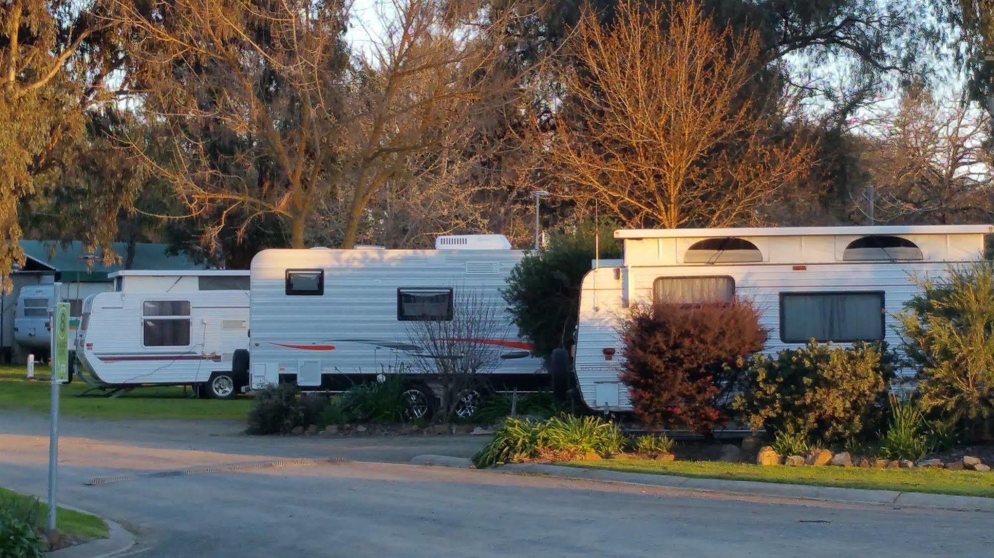 Yea Riverside Caravan Park Esterno foto